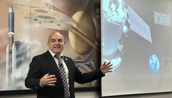 Carlos Garcia-Galan with Artemis 1 imagery